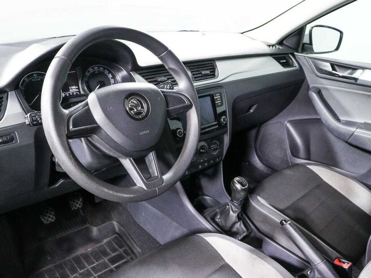 Купить Skoda Rapid с пробегом. Фото: #11