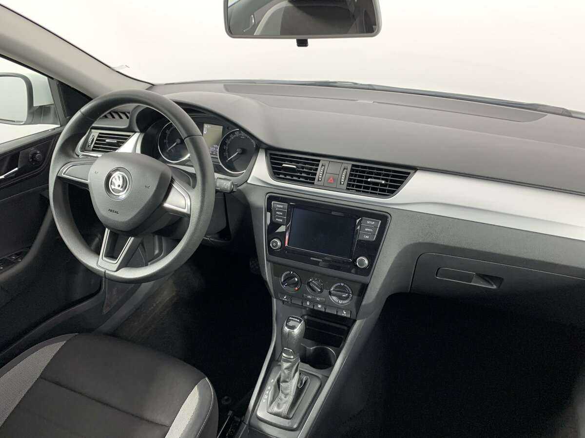Купить Skoda Rapid с пробегом. Фото: #7