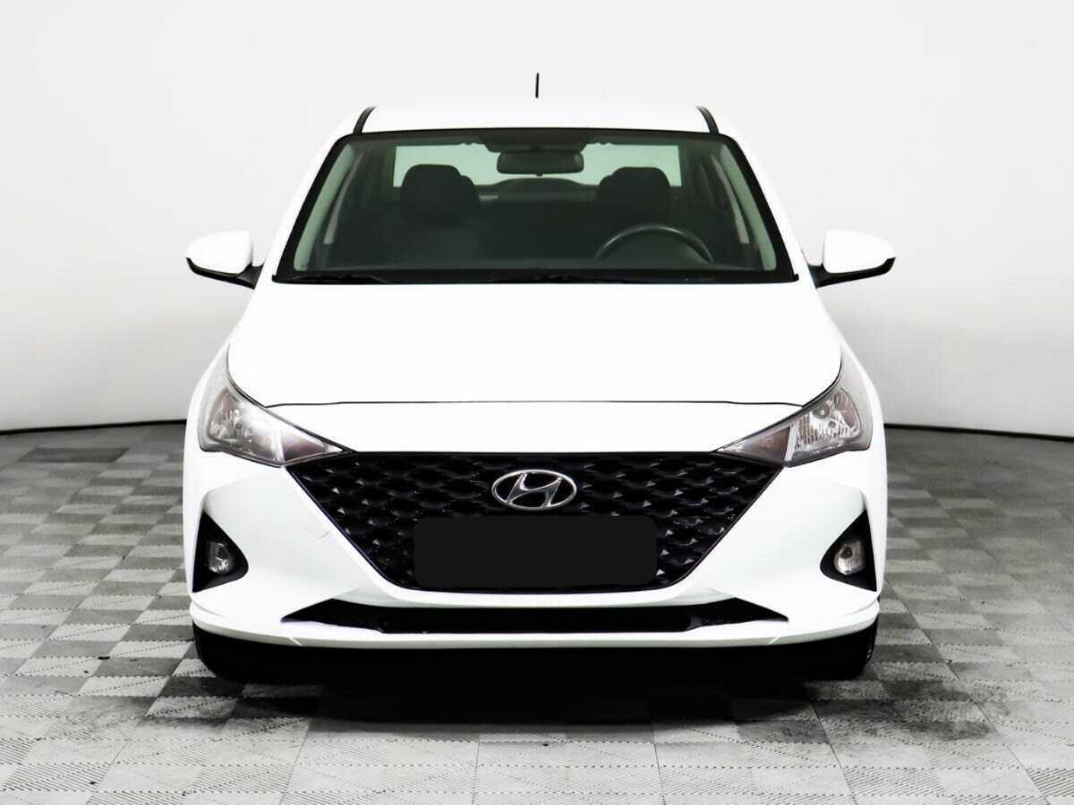 Купить Hyundai Solaris с пробегом. Фото: #1