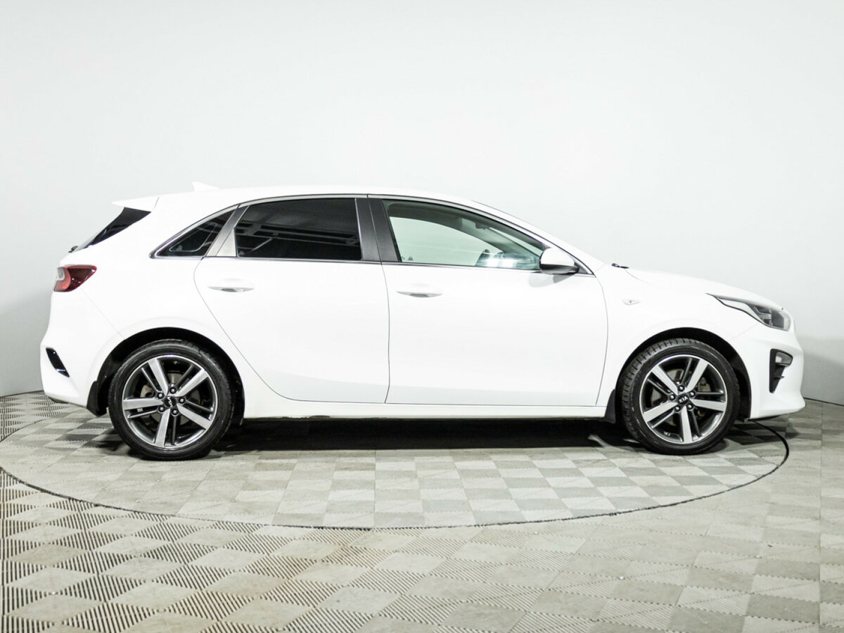 Купить Kia Ceed с пробегом. Фото: #3