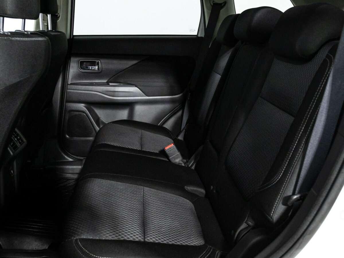 Купить Mitsubishi Outlander с пробегом. Фото: #9