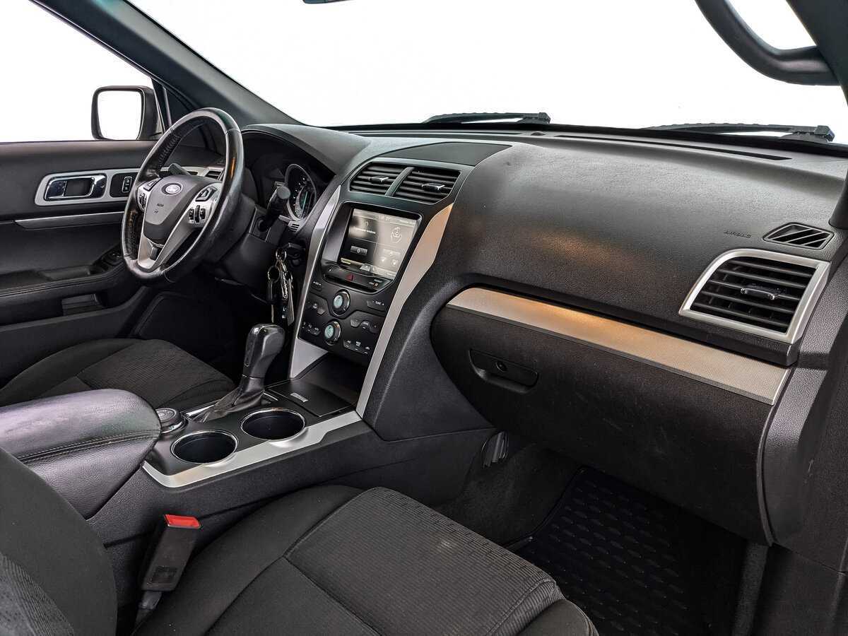 Купить Ford Explorer с пробегом. Фото: #10