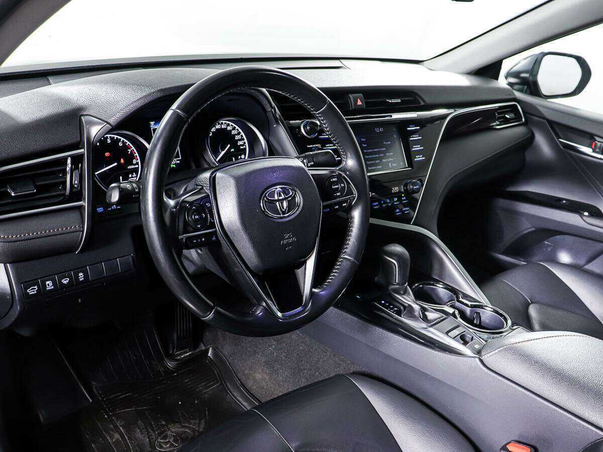 Купить Toyota Camry с пробегом. Фото: #11
