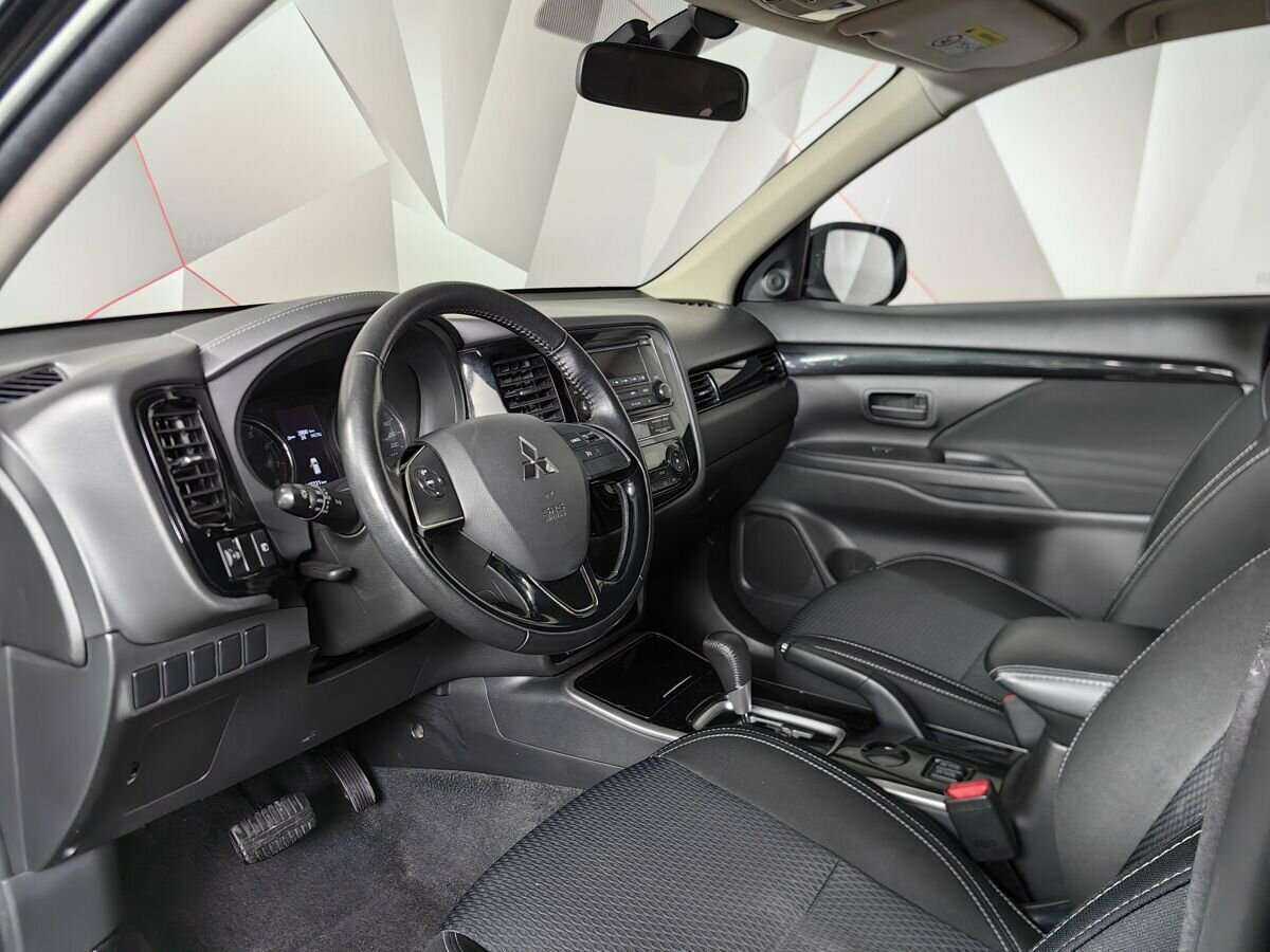 Купить Mitsubishi Outlander с пробегом. Фото: #11
