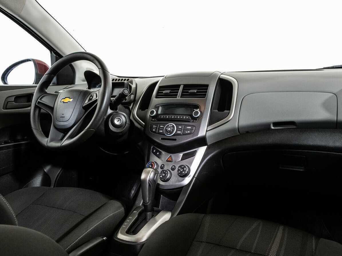 Купить Chevrolet Aveo с пробегом. Фото: #8