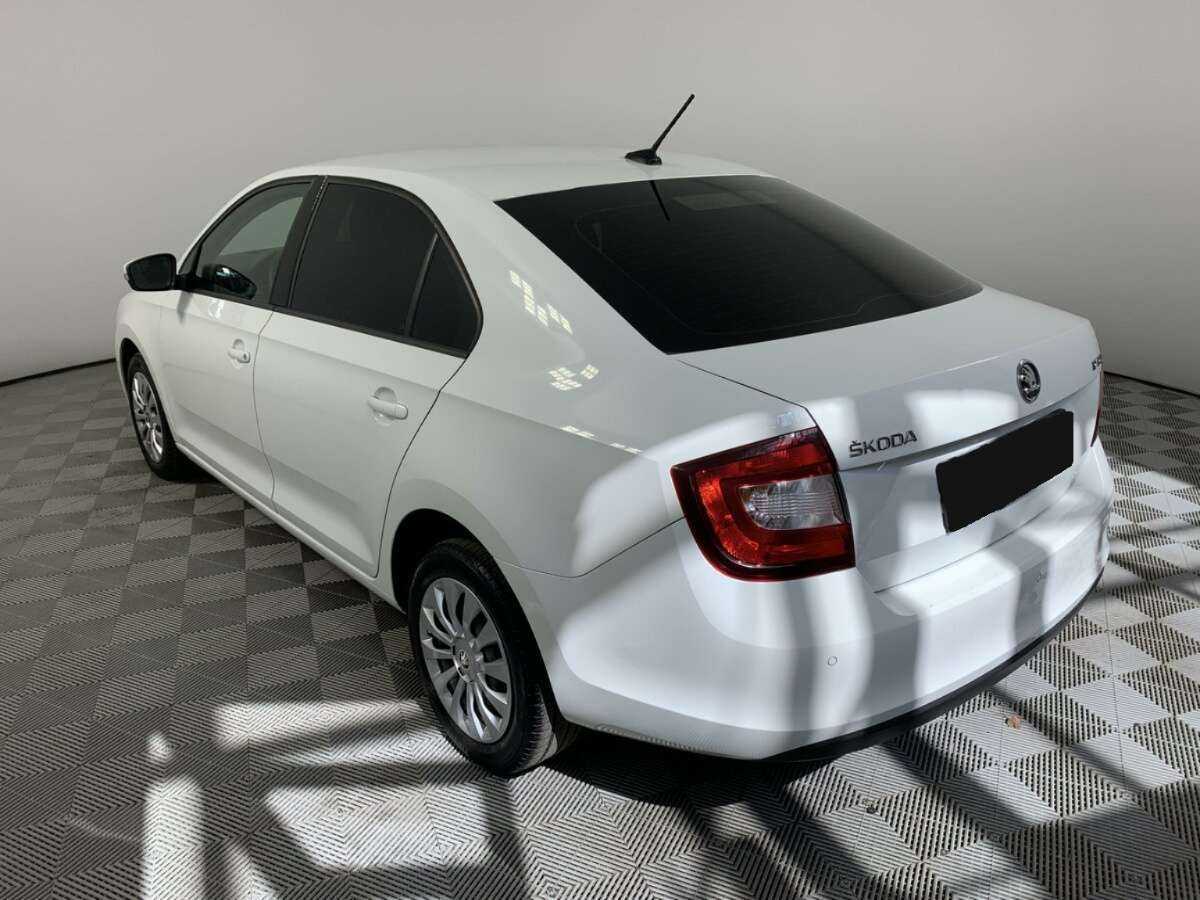 Купить Skoda Rapid с пробегом. Фото: #6