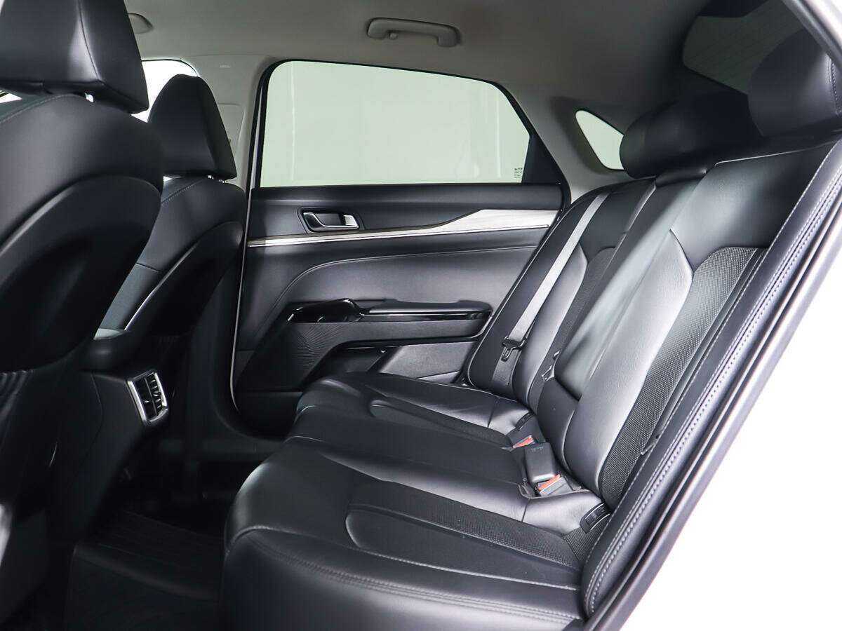 Купить Kia K5 с пробегом. Фото: #9