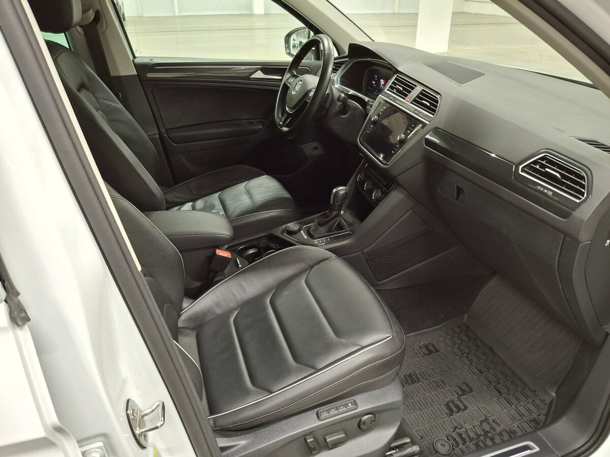Купить Volkswagen Tiguan с пробегом. Фото: #10