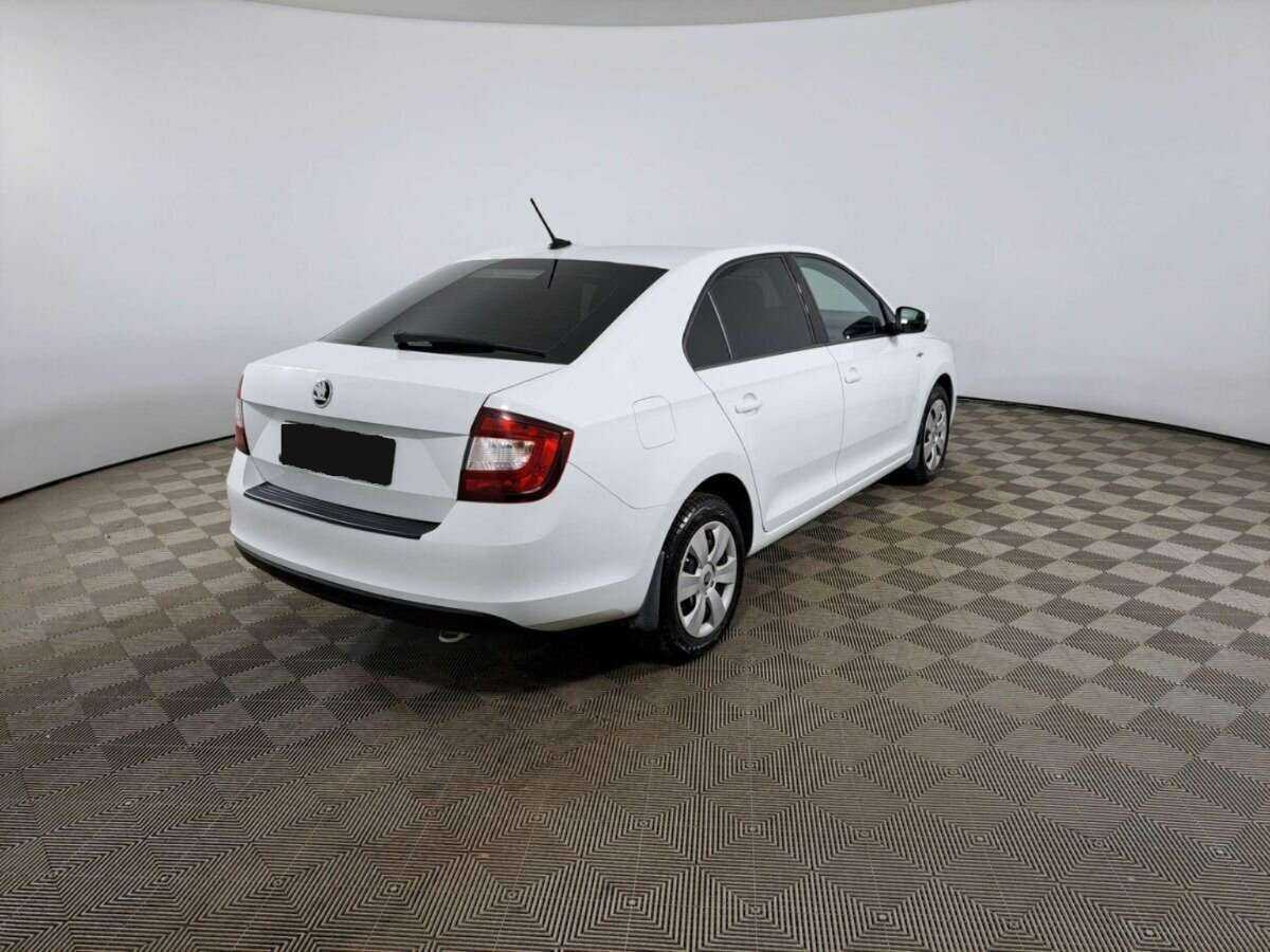 Купить Skoda Rapid с пробегом. Фото: #4