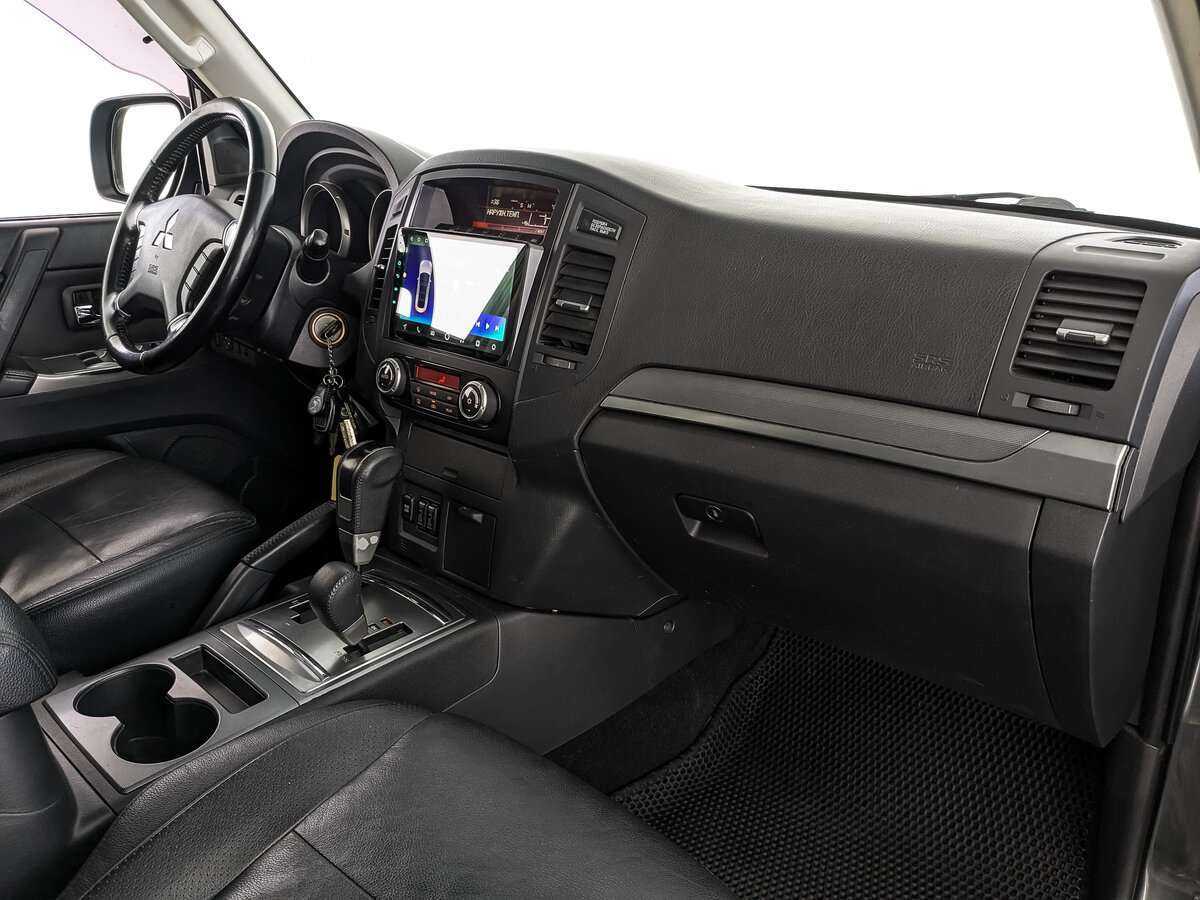 Купить Mitsubishi Pajero с пробегом. Фото: #12