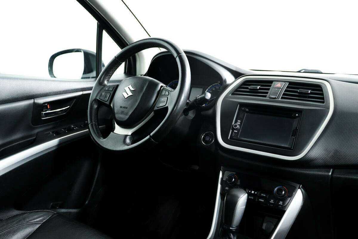 Купить Suzuki SX4 с пробегом. Фото: #8
