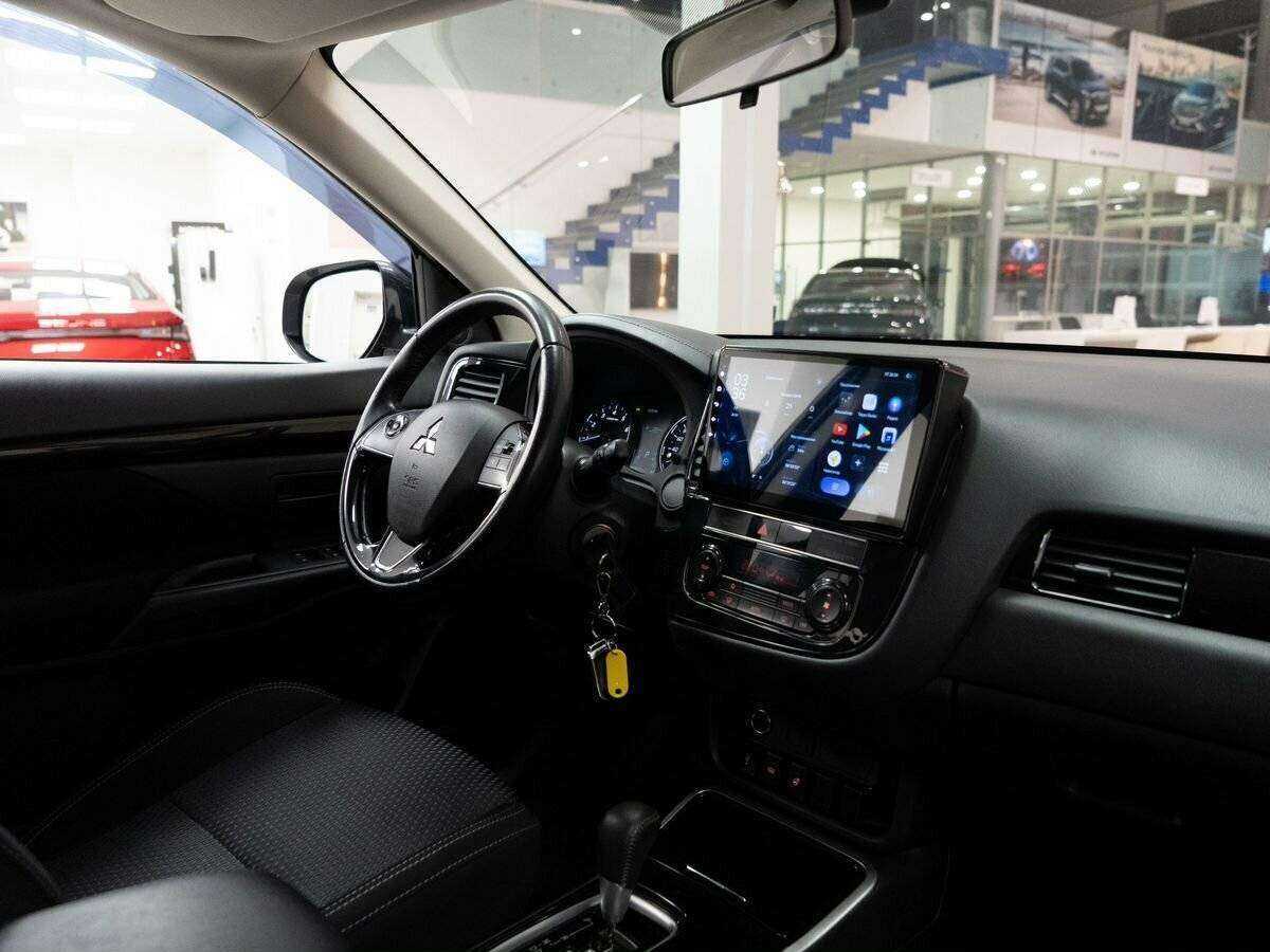 Купить Mitsubishi Outlander с пробегом. Фото: #17
