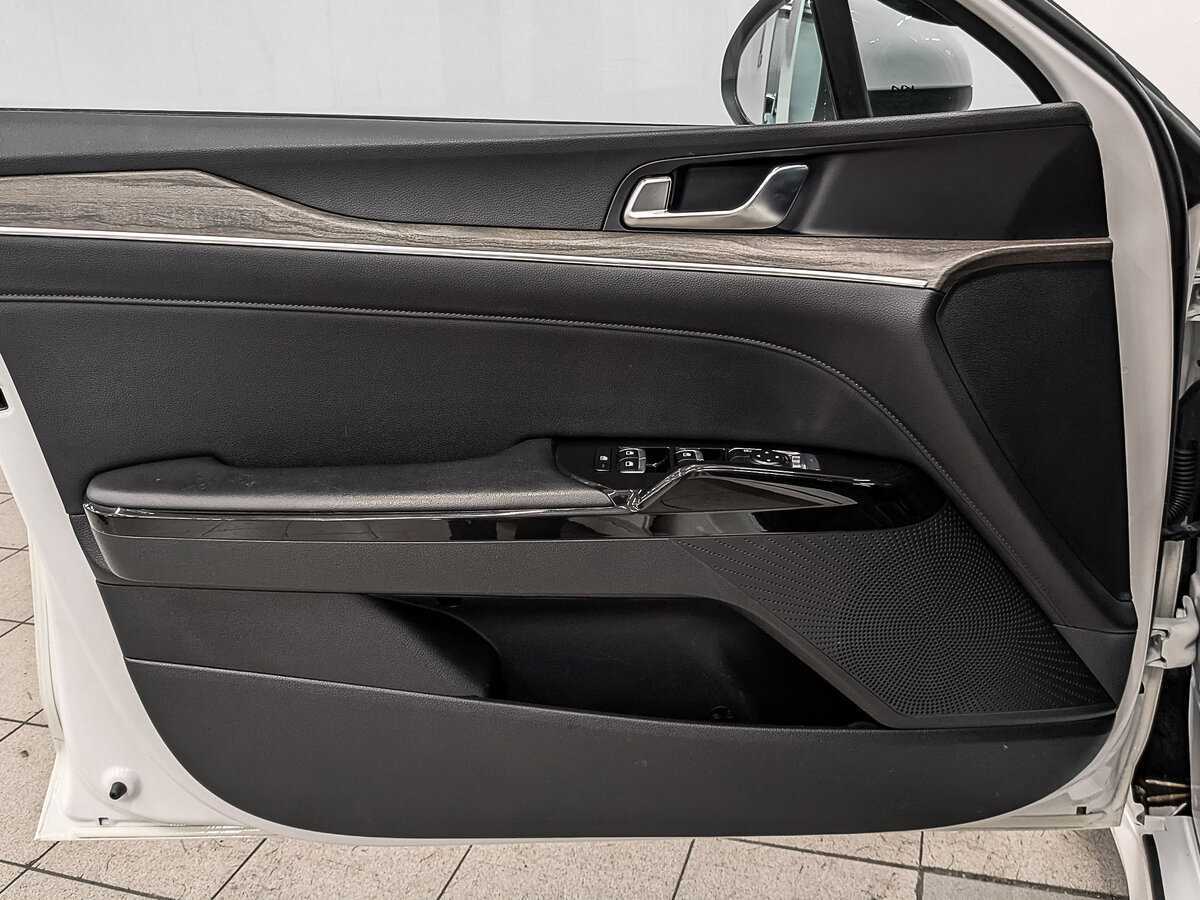 Купить Kia K5 с пробегом. Фото: #16