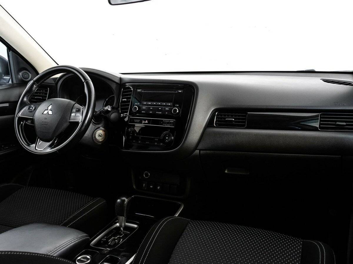 Купить Mitsubishi Outlander с пробегом. Фото: #8