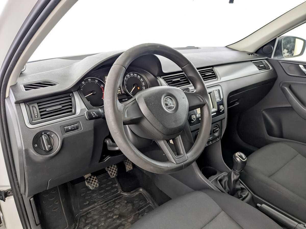 Купить Skoda Rapid с пробегом. Фото: #15