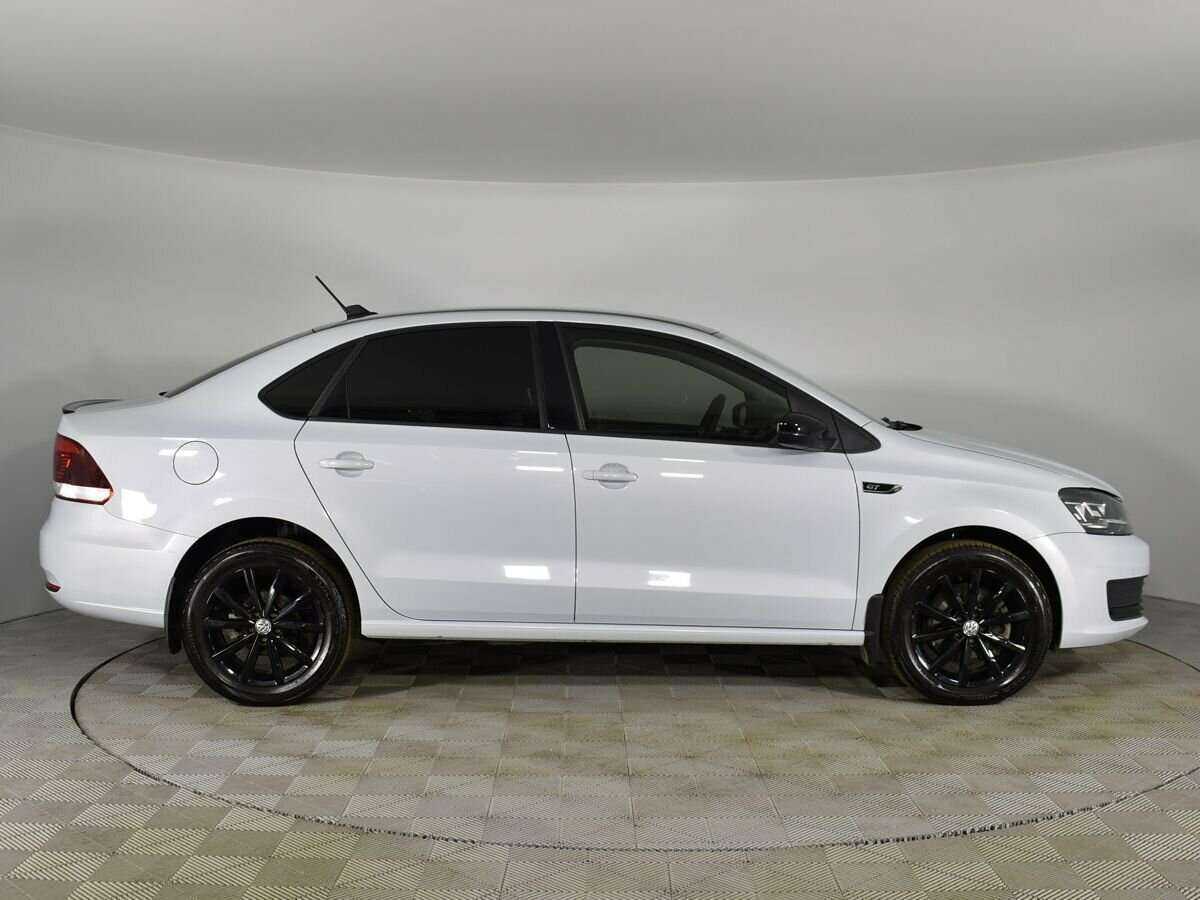 Купить Volkswagen Polo с пробегом. Фото: #4