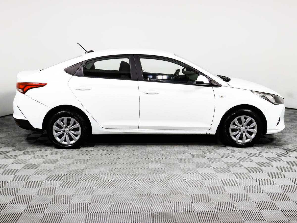 Купить Hyundai Solaris с пробегом. Фото: #3