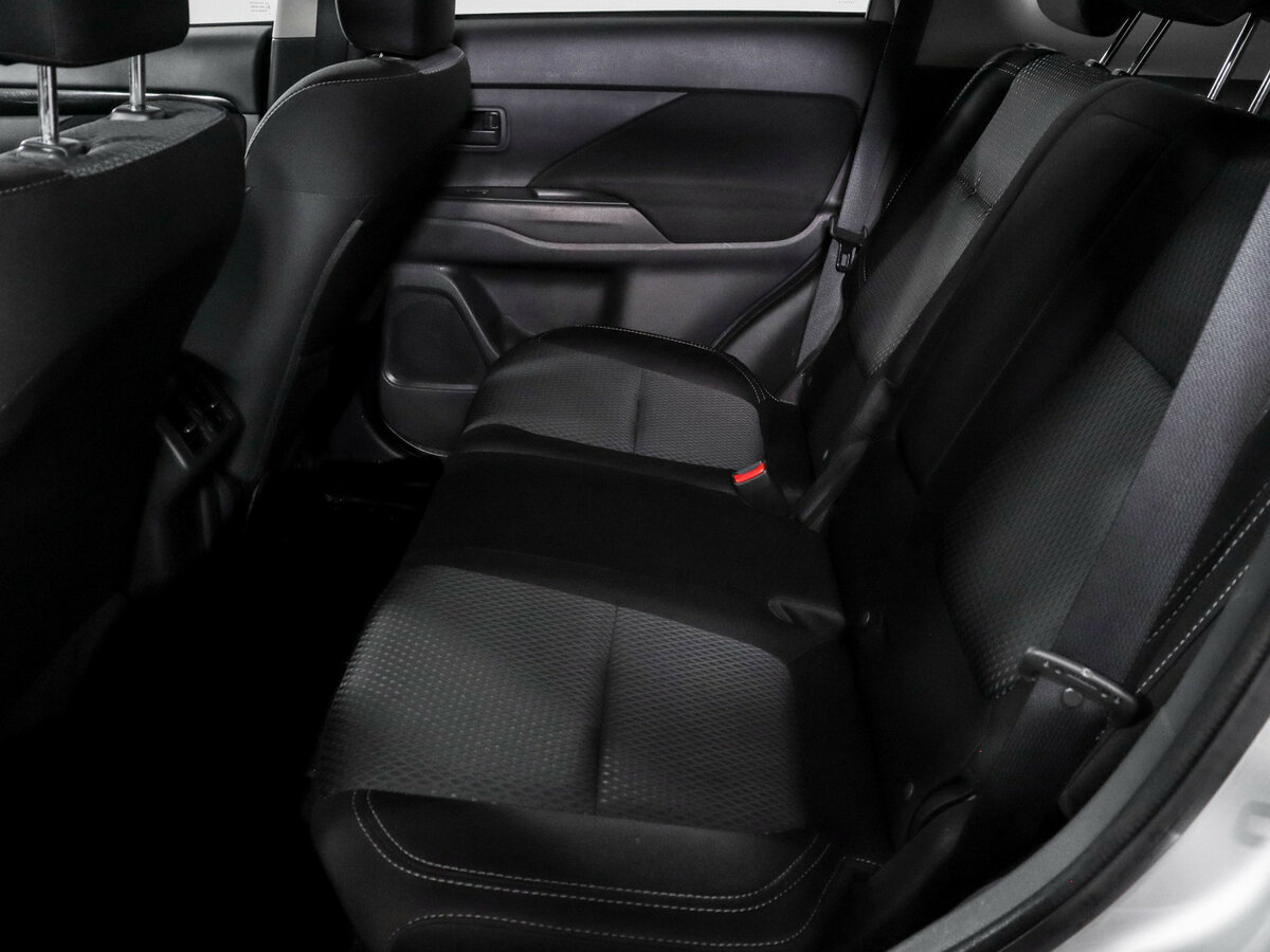 Купить Mitsubishi Outlander с пробегом. Фото: #9
