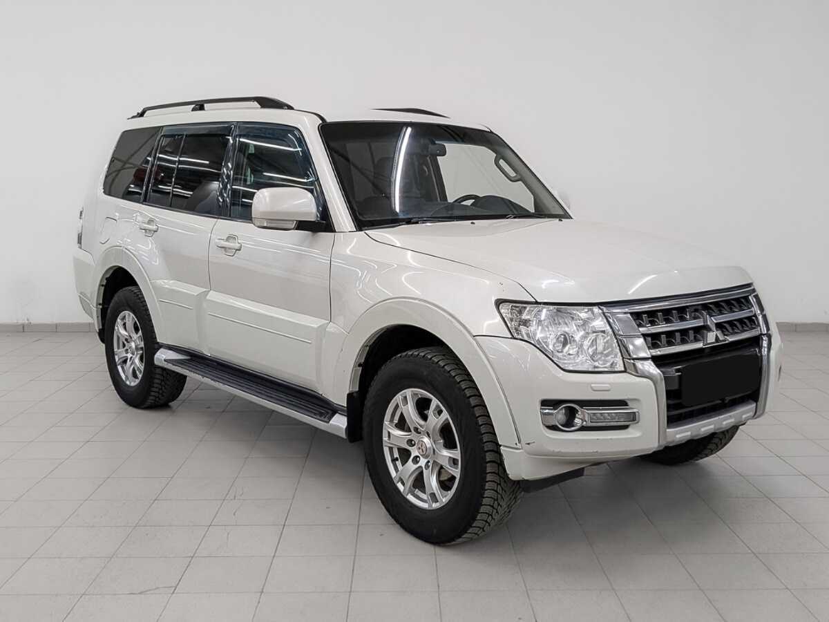 Купить Mitsubishi Pajero с пробегом. Фото: #2