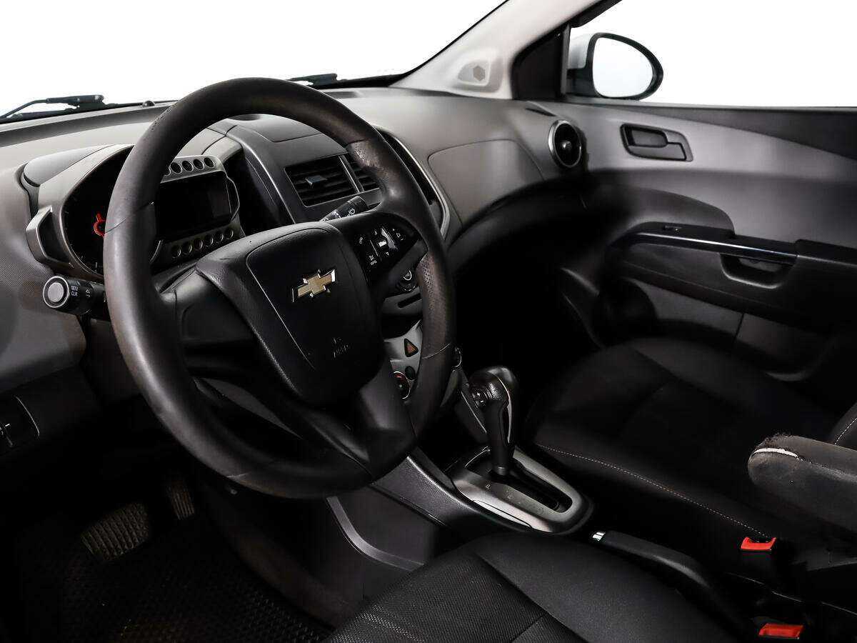 Купить Chevrolet Aveo с пробегом. Фото: #8