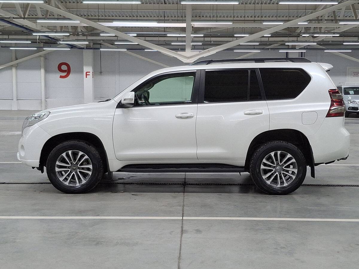 Купить Toyota Land Cruiser Prado с пробегом. Фото: #4