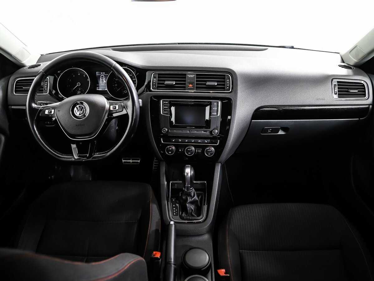 Купить Volkswagen Jetta с пробегом. Фото: #10