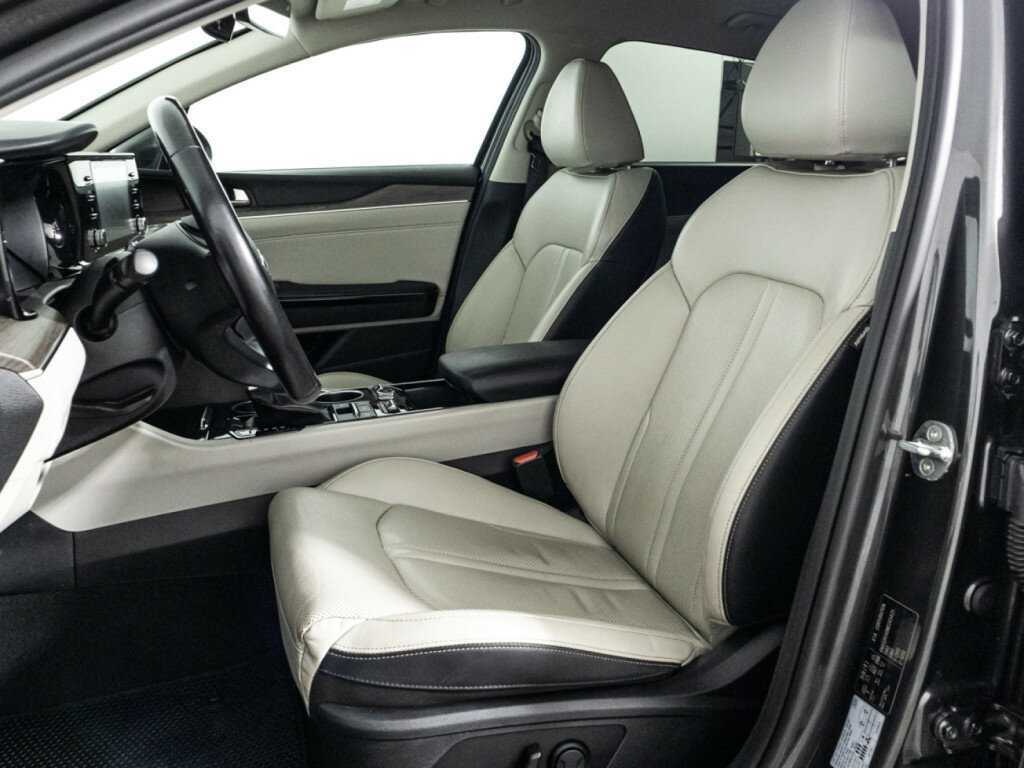 Купить Kia K5 с пробегом. Фото: #15