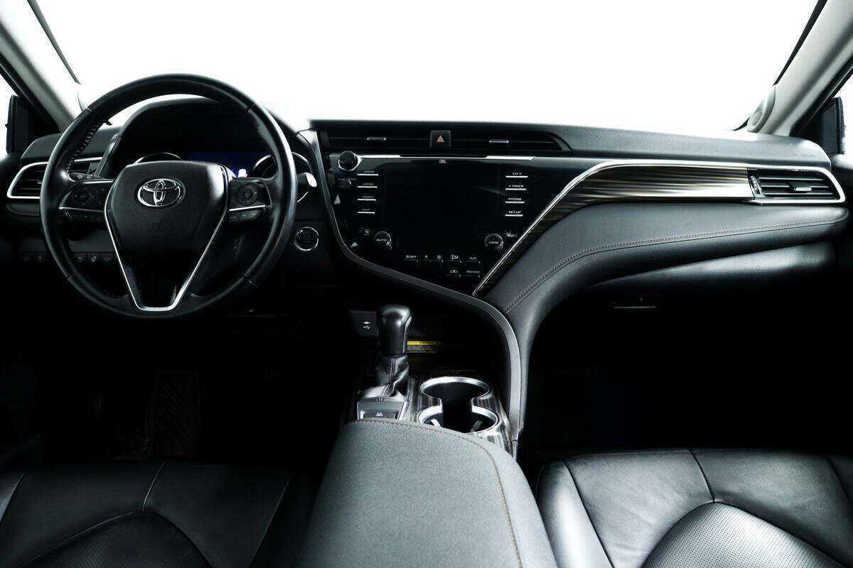 Купить Toyota Camry с пробегом. Фото: #10