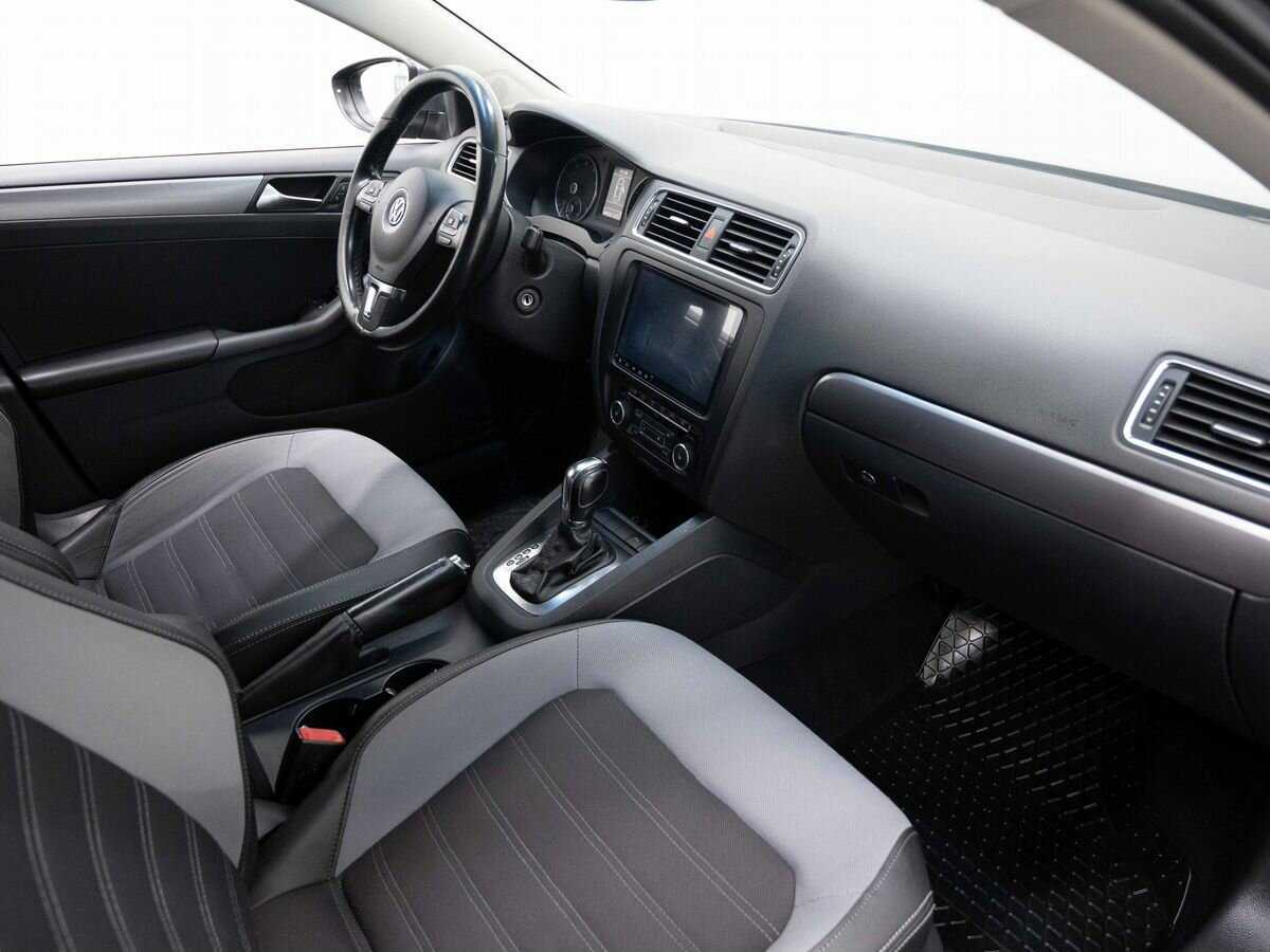 Купить Volkswagen Jetta с пробегом. Фото: #10
