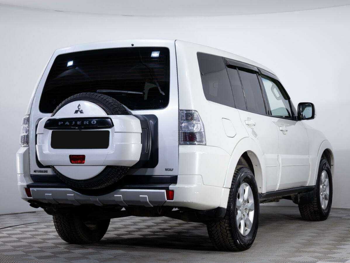 Купить Mitsubishi Pajero с пробегом. Фото: #3