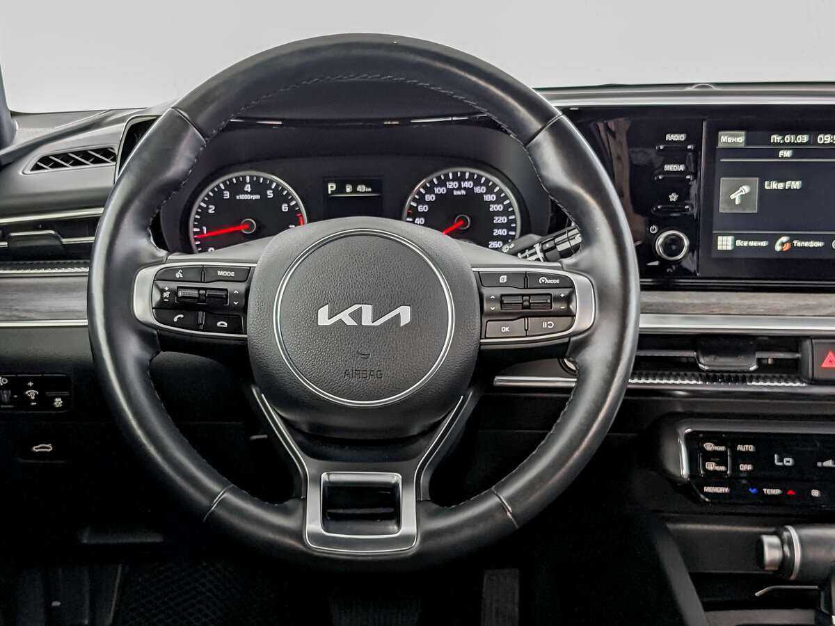 Купить Kia K5 с пробегом. Фото: #17