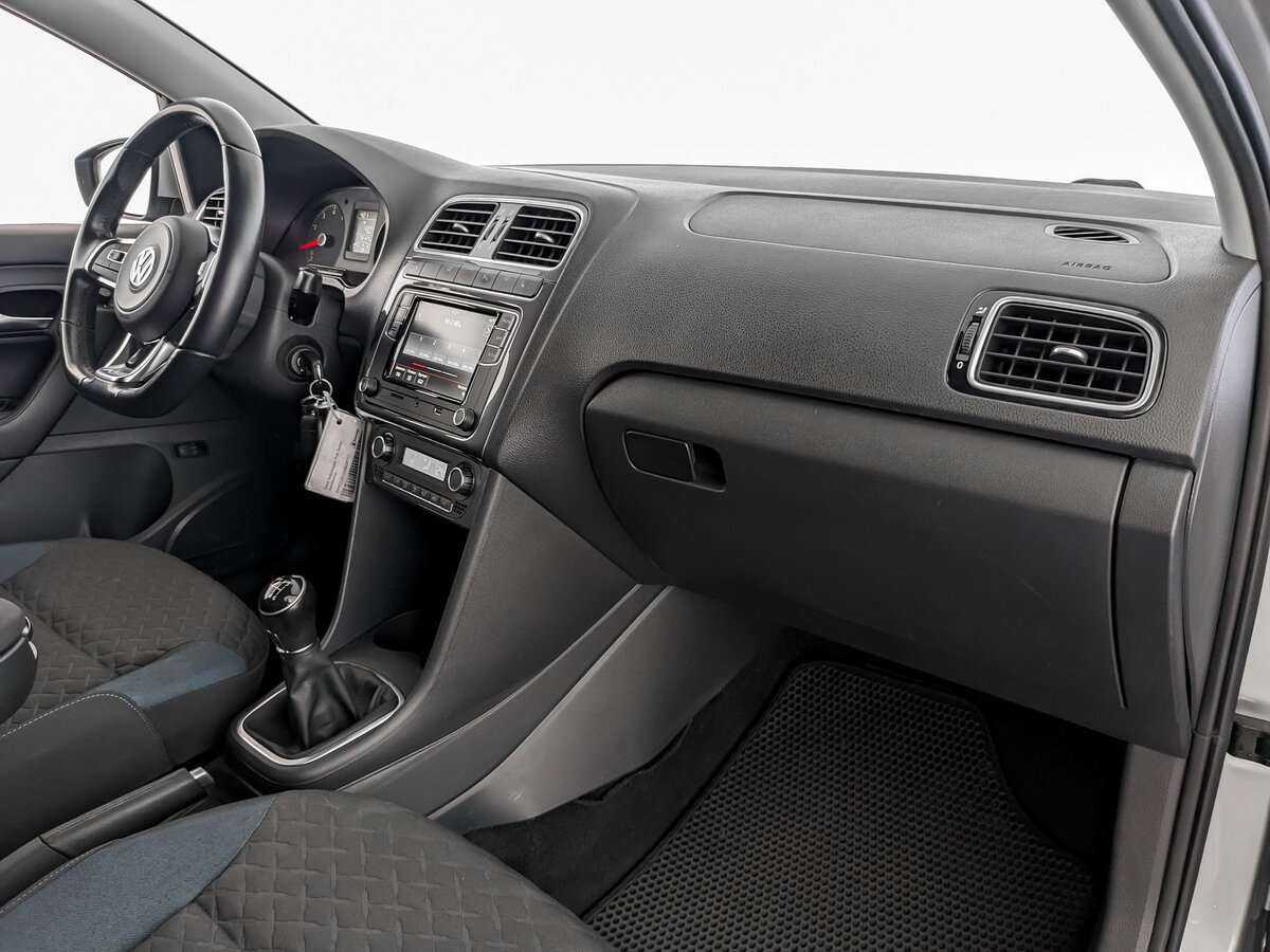 Купить Volkswagen Polo с пробегом. Фото: #10