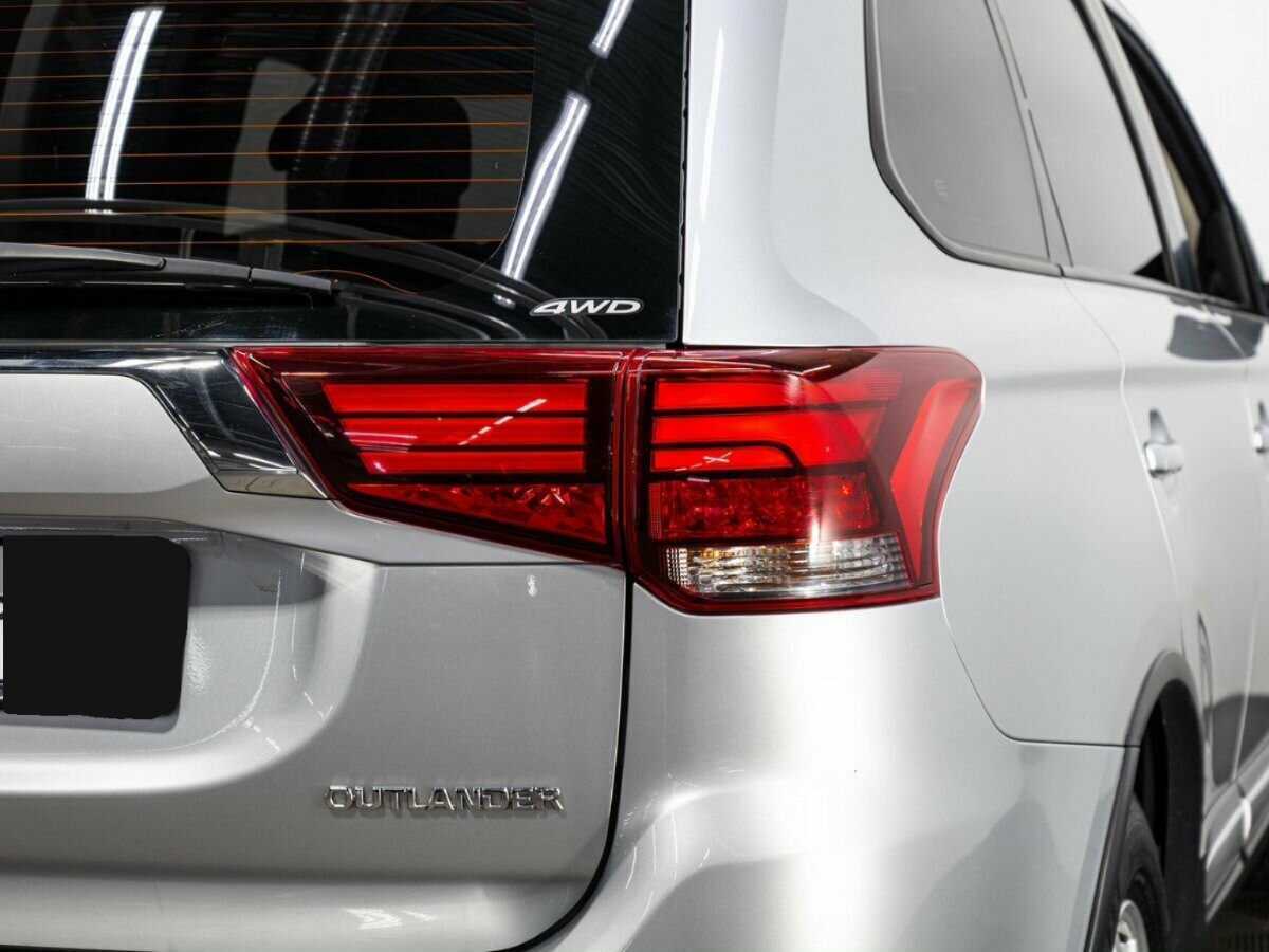 Купить Mitsubishi Outlander с пробегом. Фото: #7