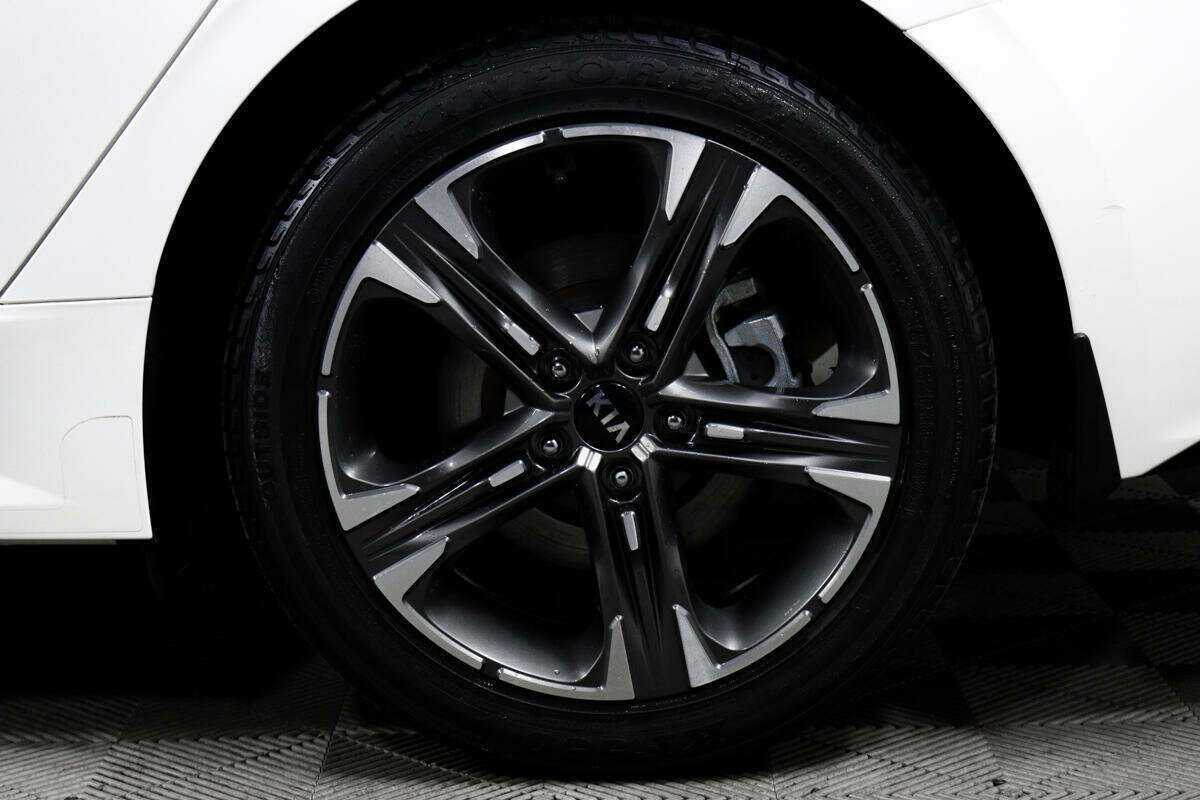 Купить Kia K5 с пробегом. Фото: #13