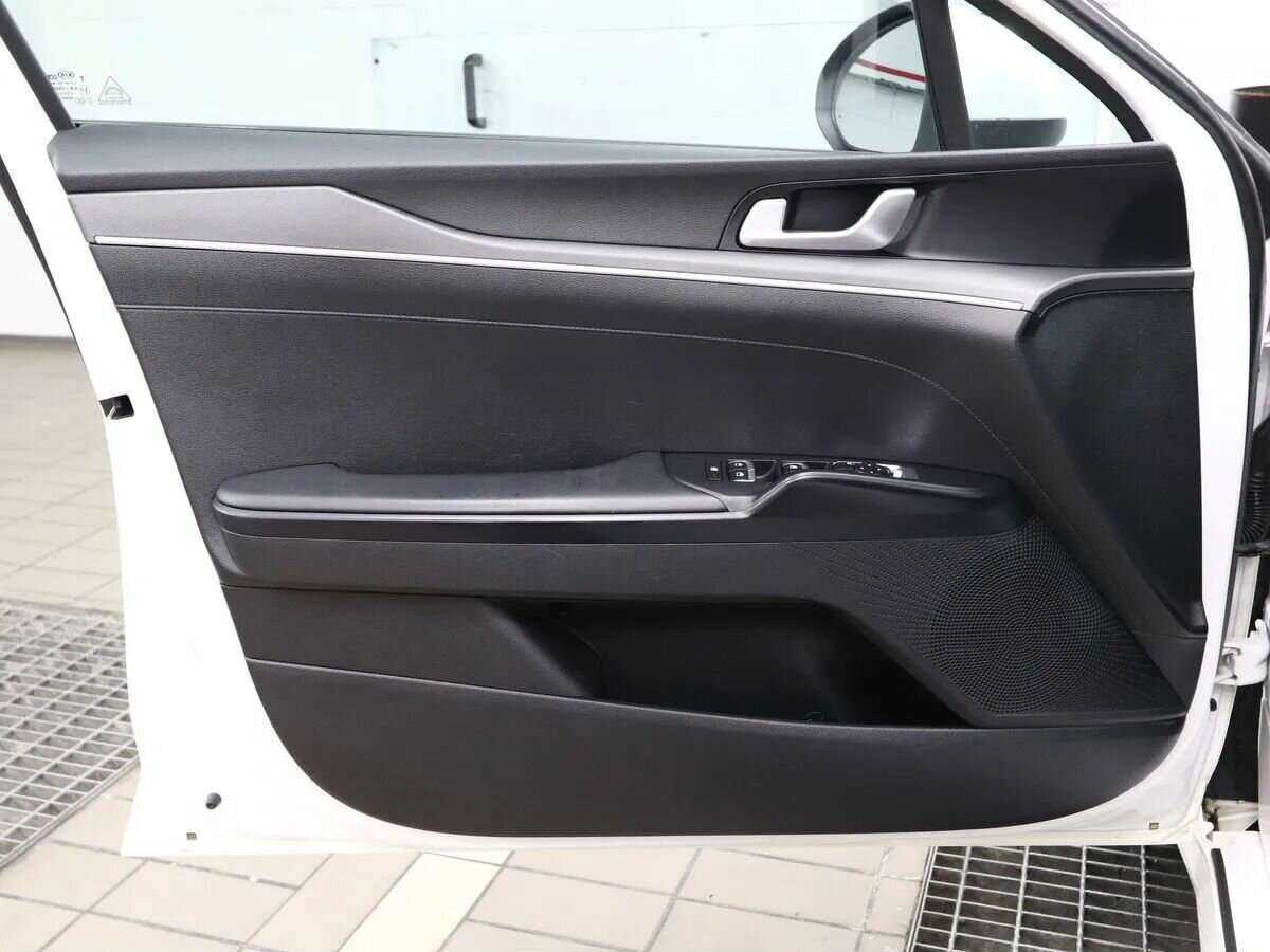 Купить Kia K5 с пробегом. Фото: #7