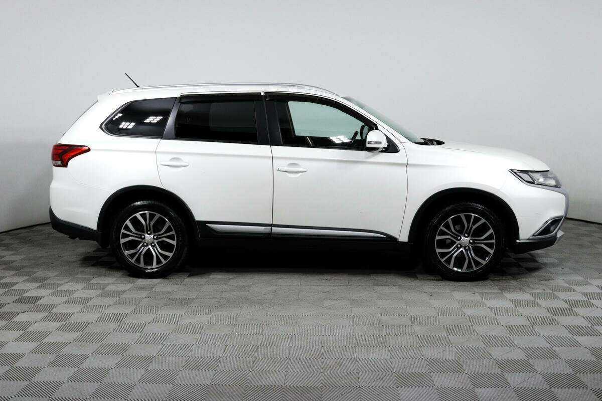 Купить Mitsubishi Outlander с пробегом. Фото: #3