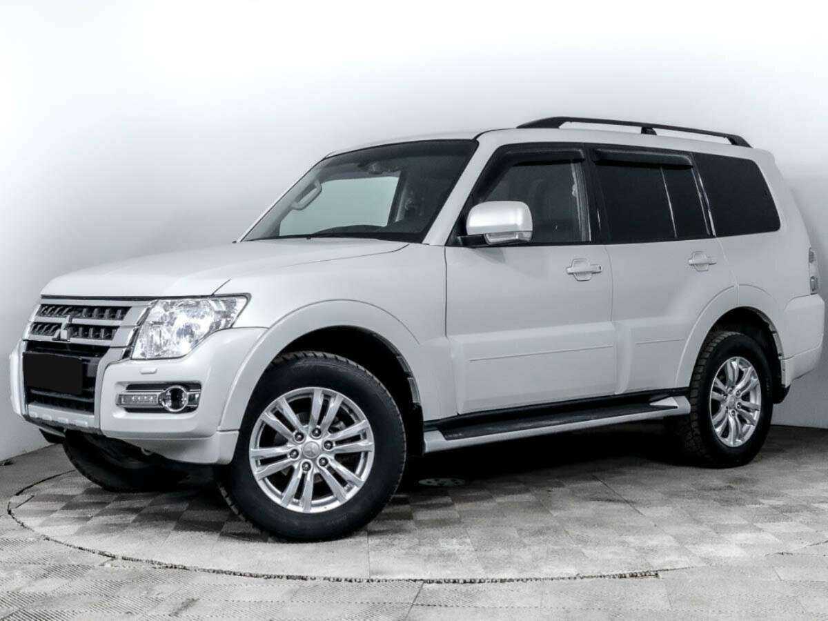Купить Mitsubishi Pajero с пробегом. Посмотреть фото