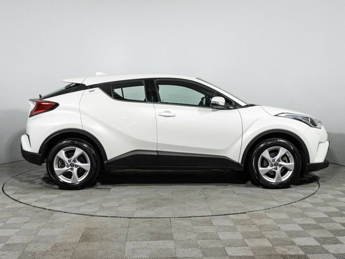 Купить Toyota C-HR с пробегом. Фото: #3
