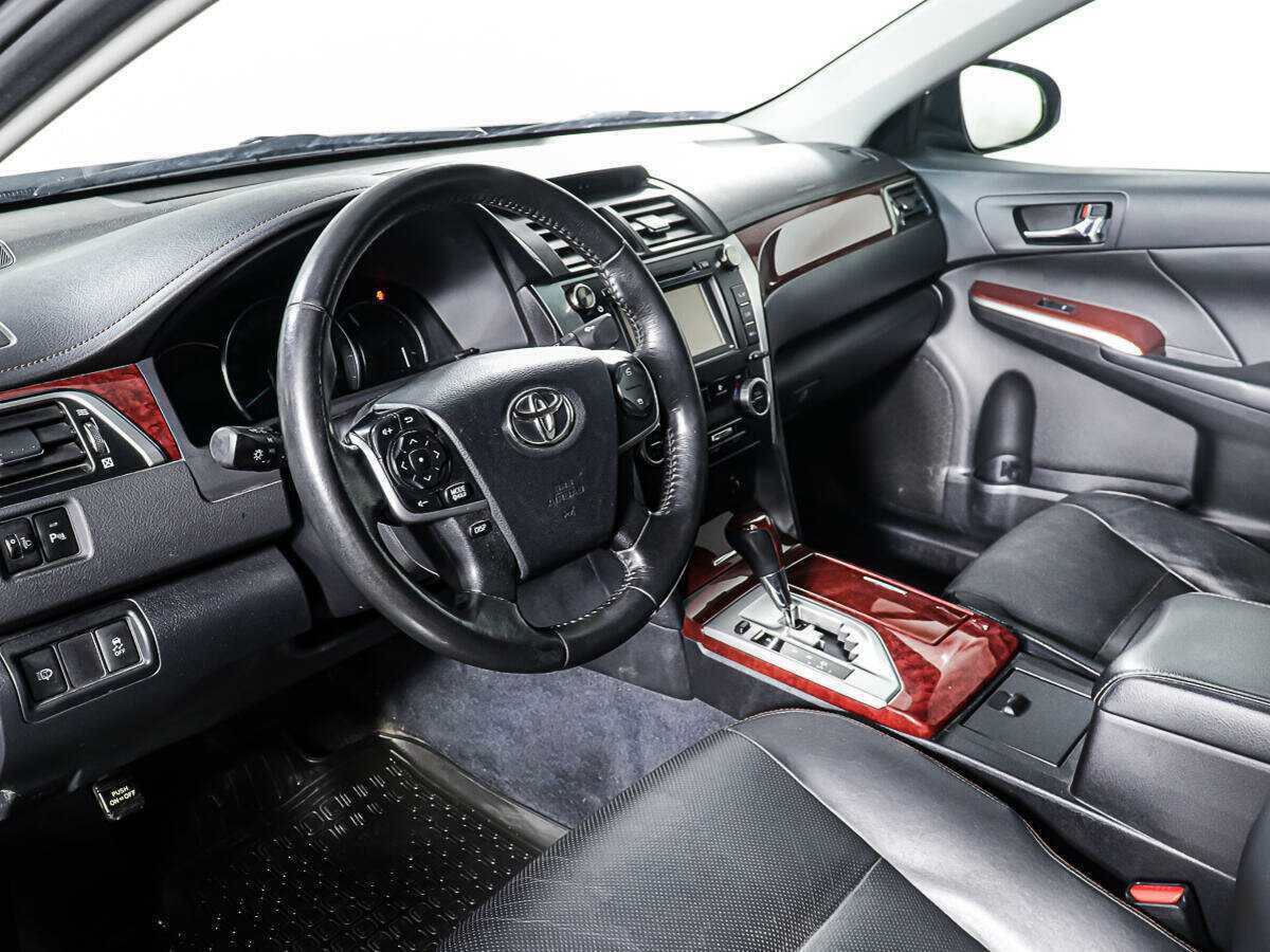 Купить Toyota Camry с пробегом. Фото: #12