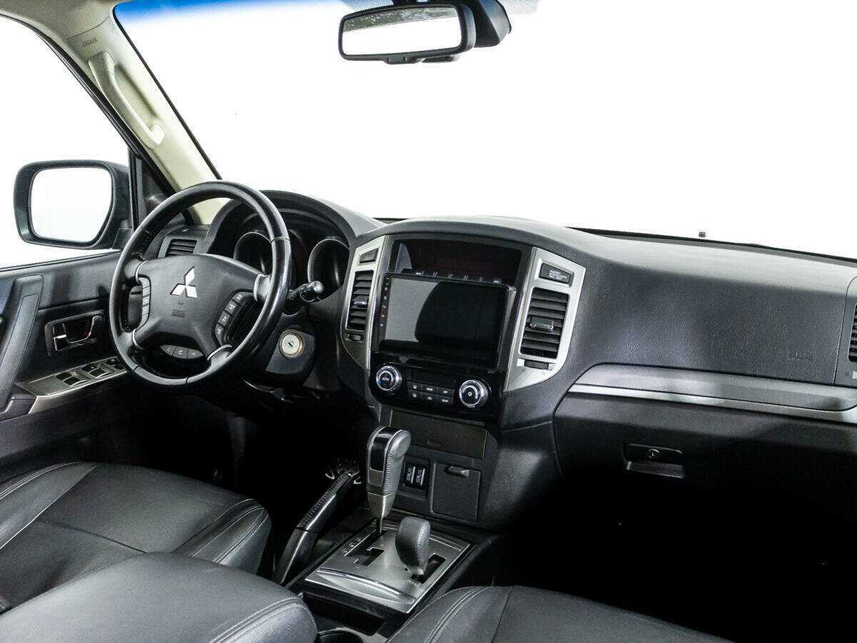 Купить Mitsubishi Pajero с пробегом. Фото: #8