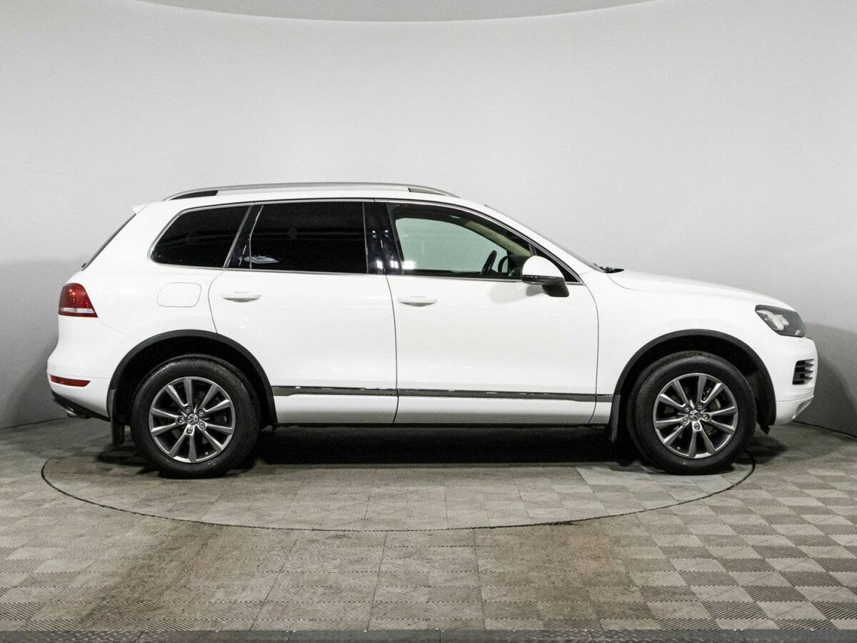Купить Volkswagen Touareg с пробегом. Фото: #3