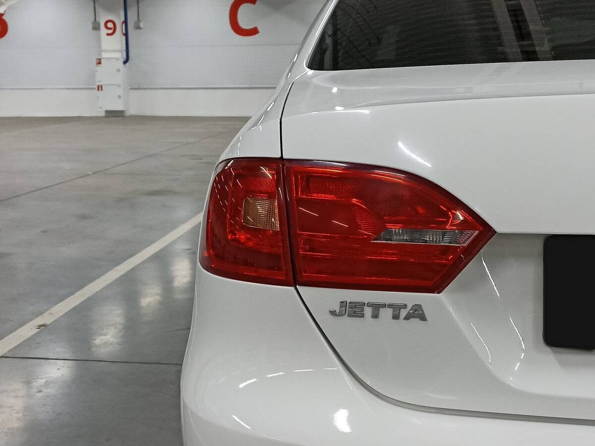 Купить Volkswagen Jetta с пробегом. Фото: #8