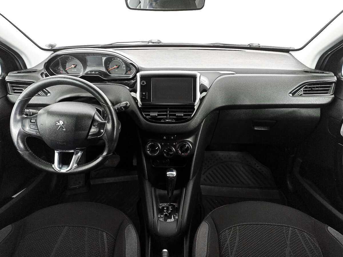Купить Peugeot 208 с пробегом. Фото: #11