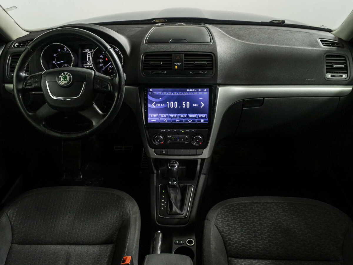 Купить Skoda Yeti с пробегом. Фото: #10