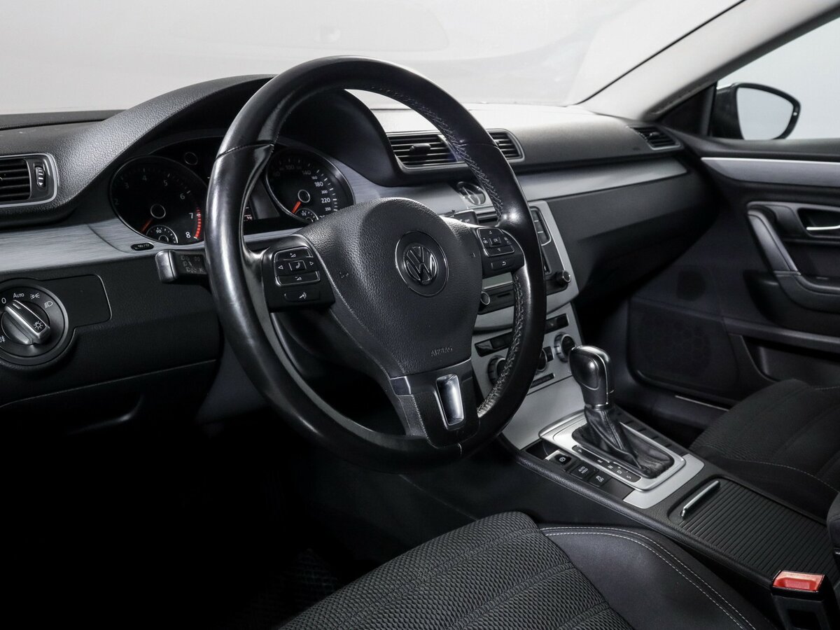 Купить Volkswagen Passat CC с пробегом. Фото: #10
