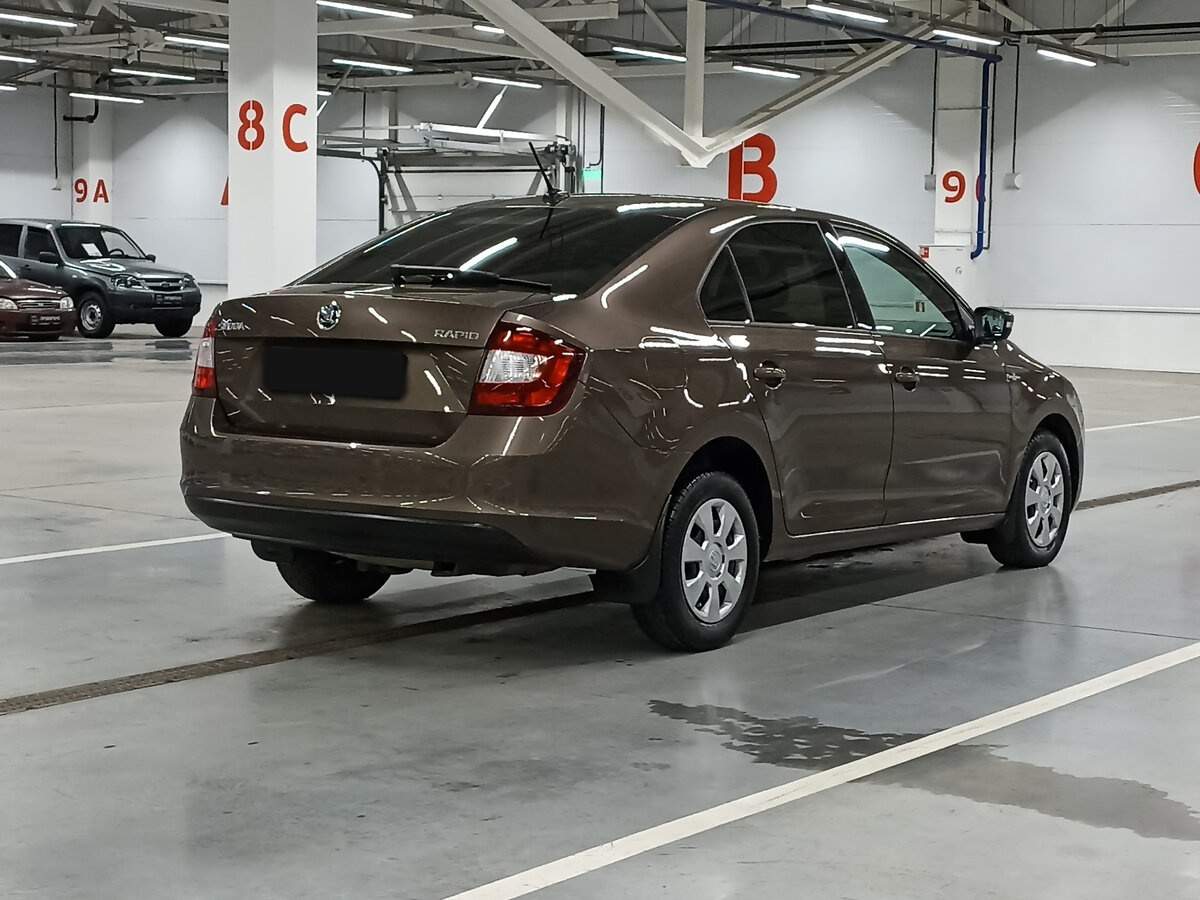 Купить Skoda Rapid с пробегом. Фото: #4