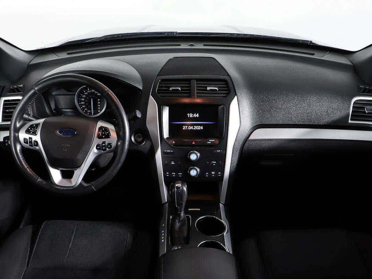 Купить Ford Explorer с пробегом. Фото: #10