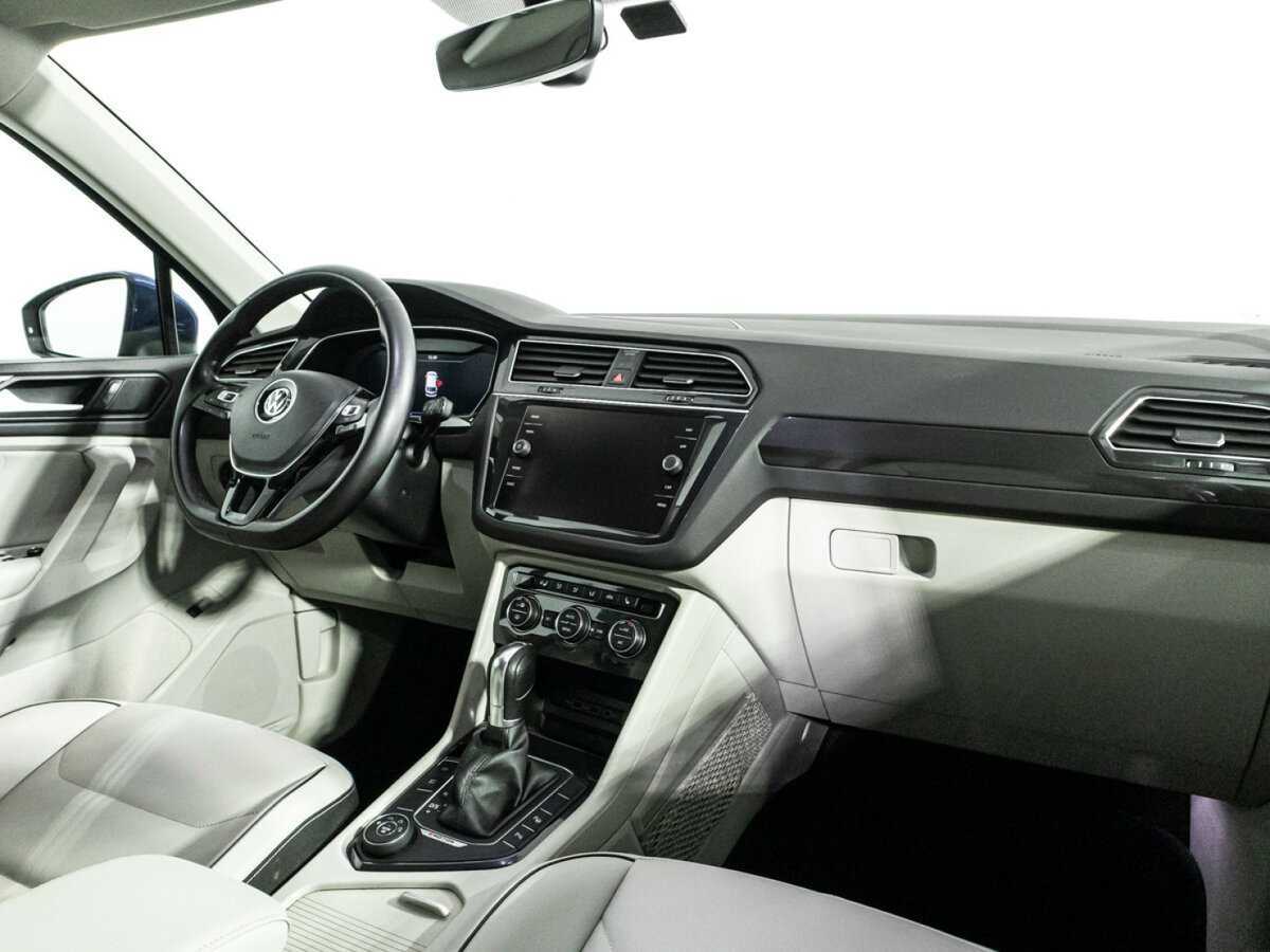 Купить Volkswagen Tiguan с пробегом. Фото: #8