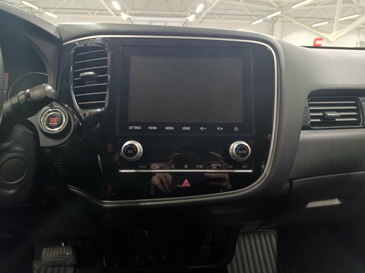 Купить Mitsubishi Outlander с пробегом. Фото: #14