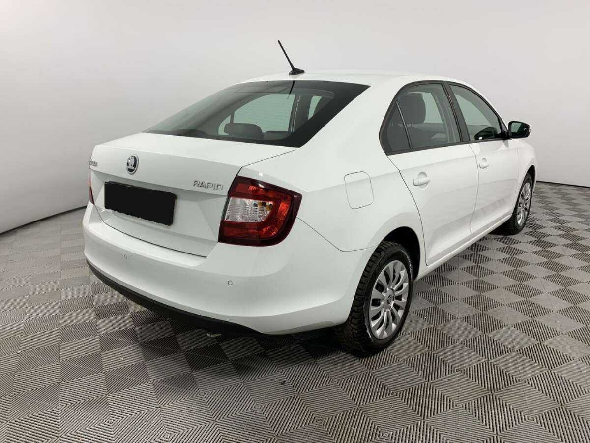Купить Skoda Rapid с пробегом. Фото: #4